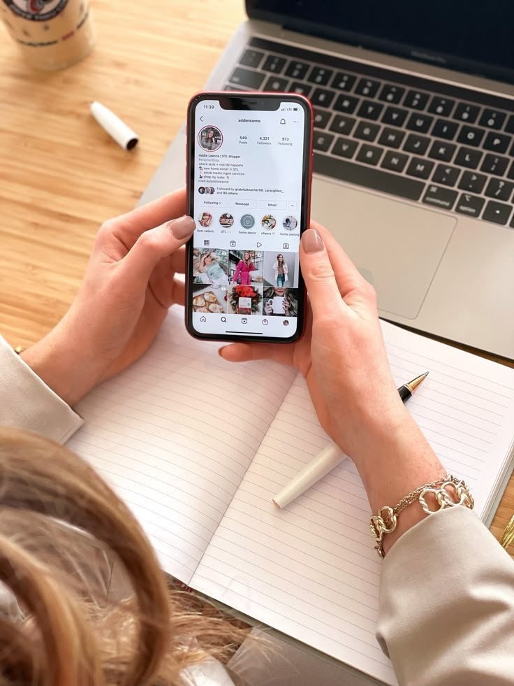 Social Media Management at AlgGrow